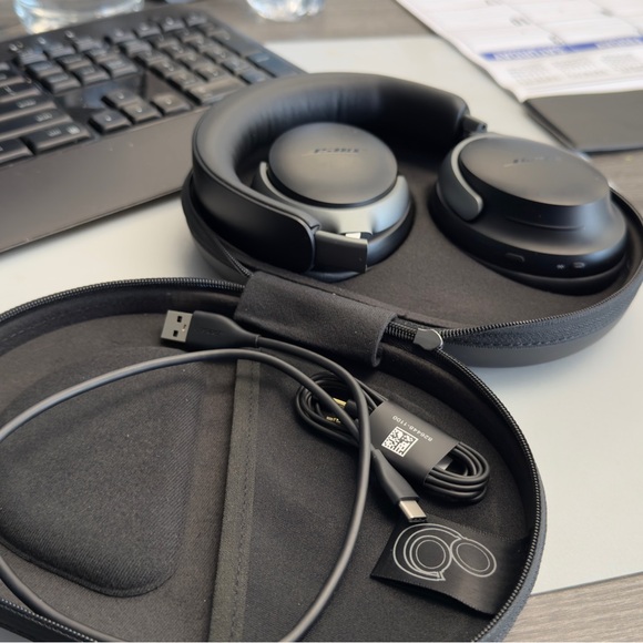 Bose QuietComfort Ultra Bluetooth Headphones, Wireless Headphones - Picture 9 of 10